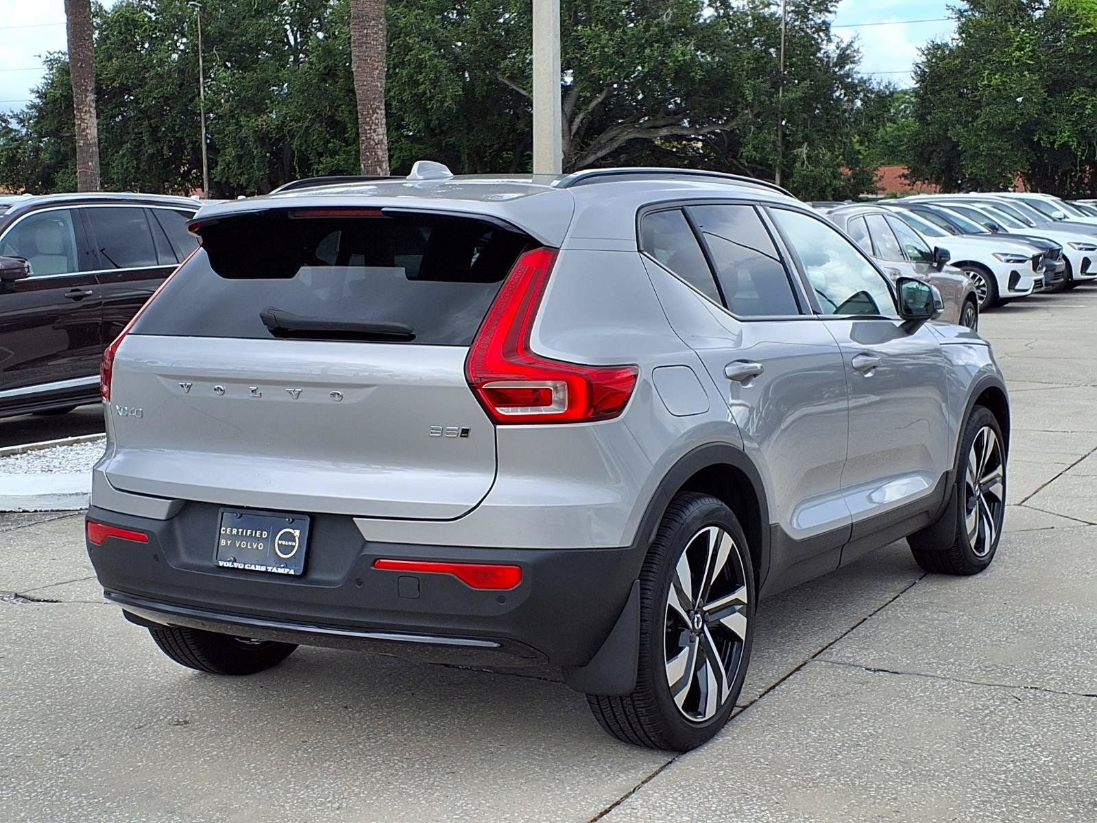 Certified 2025 Volvo XC40 B5 Ultra AWD/4WD image 7