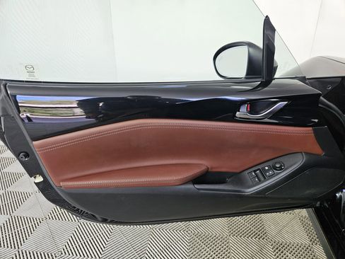 Used 2018 MAZDA MX-5 Miata RF Grand Touring RWD image 19
