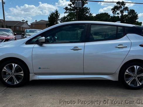 Used 2019 Nissan Leaf SV Plus w/ SV Plus Technology Package FWD image 11