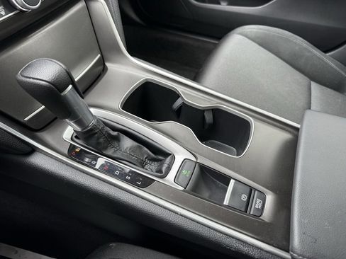 Used 2019 Honda Accord LX image 25