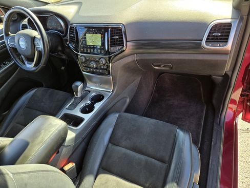 Used 2019 Jeep Grand Cherokee Altitude image 16