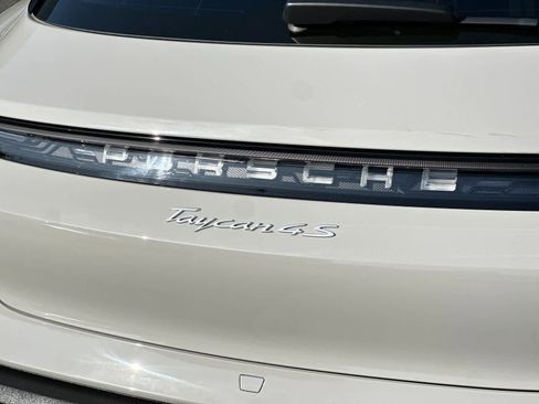 Used 2022 Porsche Taycan 4S image 31