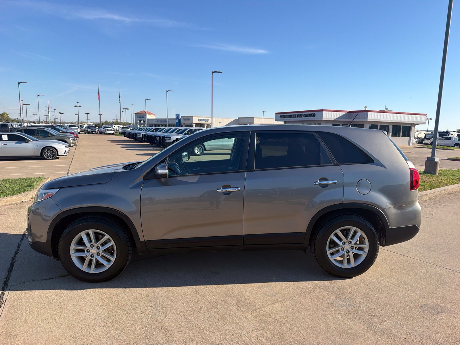 Used 2015 Kia Sorento LX FWD image 8
