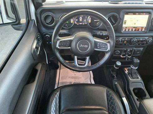 Used 2022 Jeep Wrangler Unlimited Sahara image 13