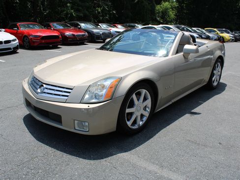 Used 2006 Cadillac XLR image 12