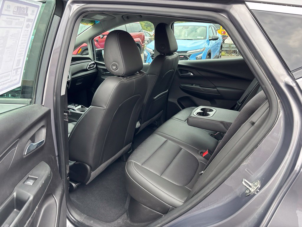 Used 2023 Chevrolet Bolt LT w/ Infotainment Package FWD image 23