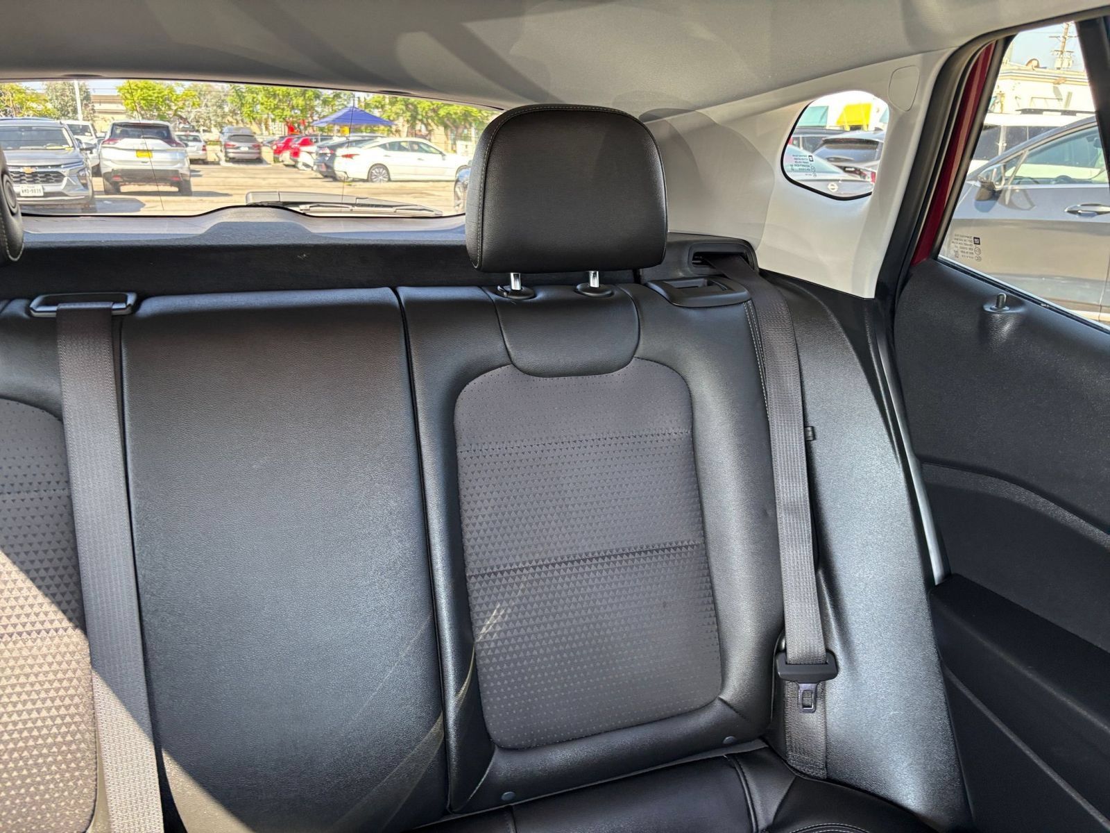Used 2025 Chevrolet Trax LT FWD image 37