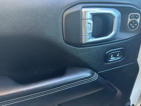Used 2021 Jeep Wrangler Unlimited Sahara image 14