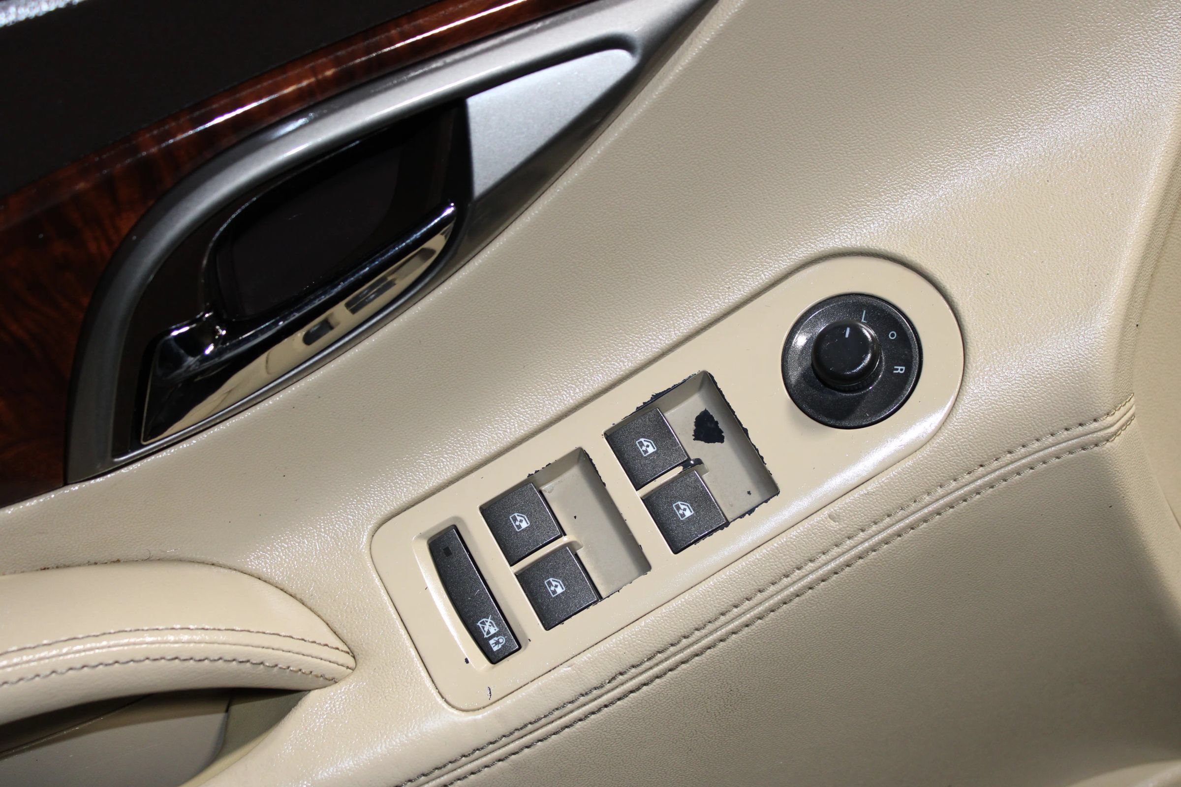 Used 2012 Buick LaCrosse Premium FWD image 10