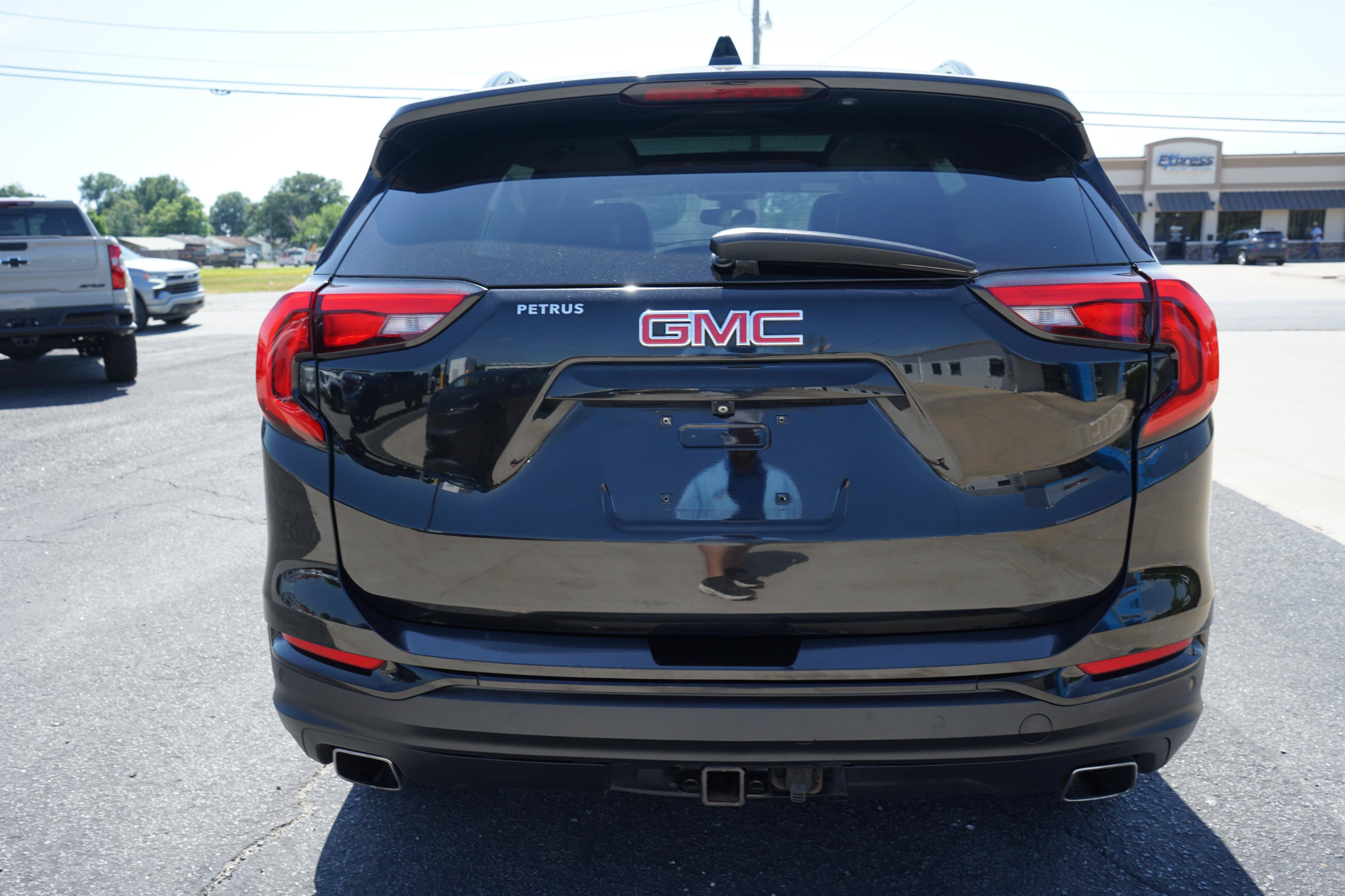 Used 2020 GMC Terrain SLT w/ Preferred Package FWD image 4