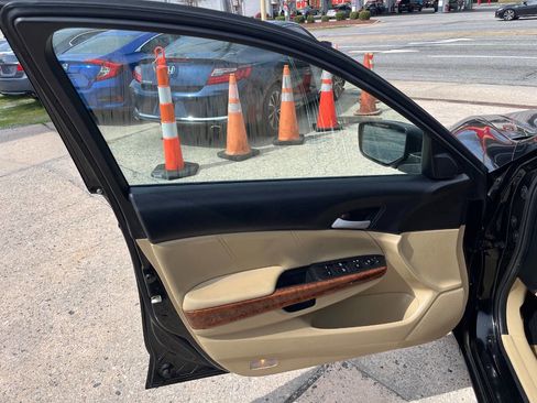 Used 2012 Honda Accord EX-L image 8