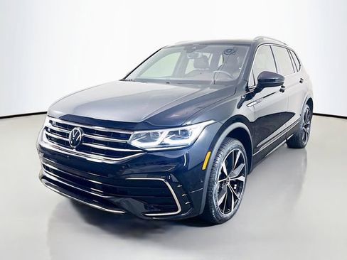 Used 2024 Volkswagen Tiguan SEL R-Line image 5