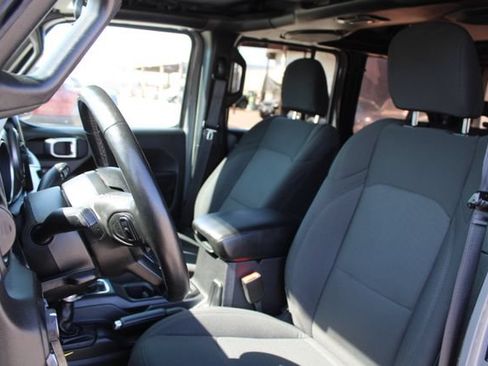 Used 2023 Jeep Wrangler Unlimited w/ Cold Weather Group AWD/4WD image 31