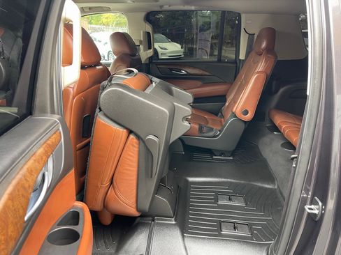 Used 2015 Cadillac Escalade ESV Premium image 22