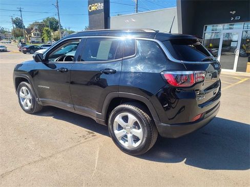 Used 2021 Jeep Compass Latitude image 9
