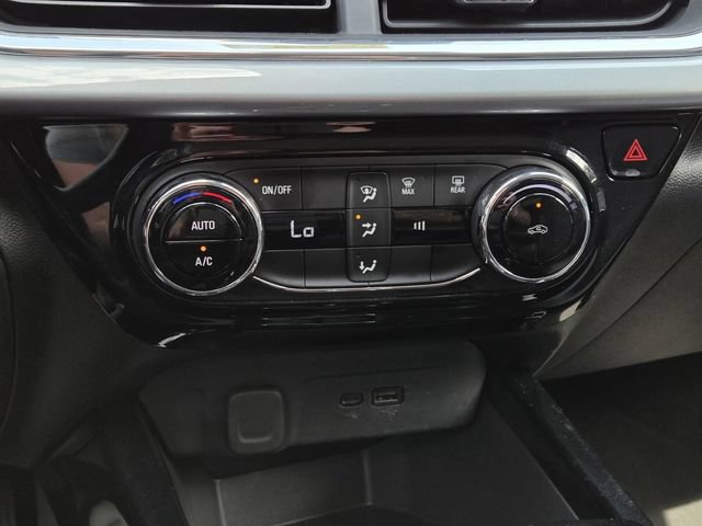 Used 2025 Chevrolet Trax LT FWD image 29