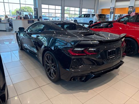 Used 2023 Chevrolet Corvette Stingray Premium Conv w/ Z51 Performance Package RWD image 5