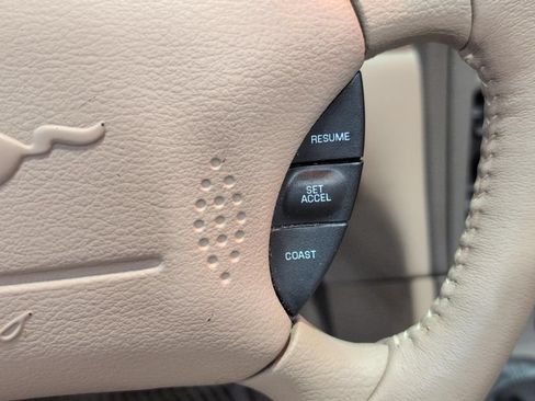 Used 2004 Ford Mustang GT RWD image 11