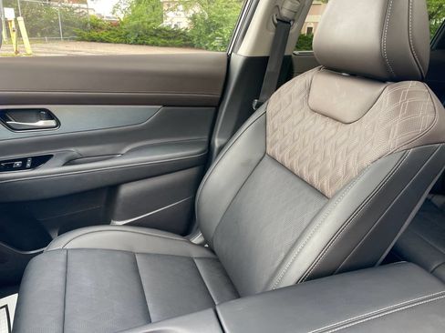 Used 2025 Nissan Murano Platinum w/ Cargo Package AWD/4WD image 18