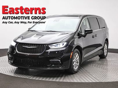 Used 2023 Chrysler Pacifica Touring-L