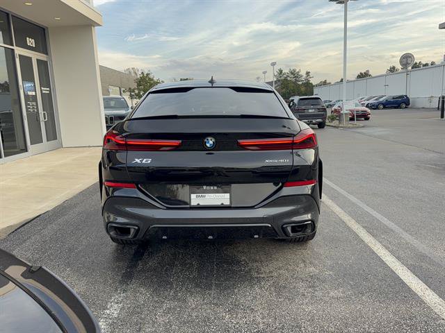 Used 2022 BMW X6 xDrive40i w/ M Sport Package AWD/4WD image 4