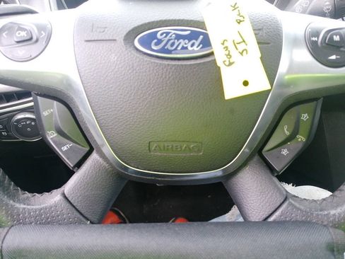 Used 2013 Ford Focus ST FWD image 30