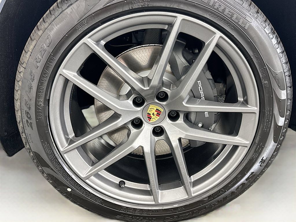 Used 2026 Porsche Macan AWD/4WD image 31