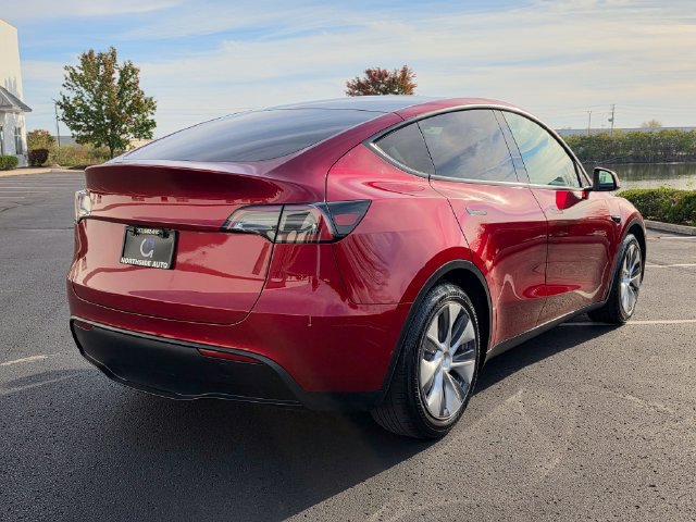 Used 2024 Tesla Model Y Long Range AWD/4WD image 8