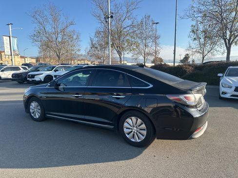 Used 2017 Hyundai Sonata SE image 4