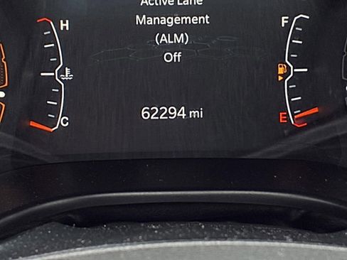 Used 2024 Jeep Compass Latitude image 15