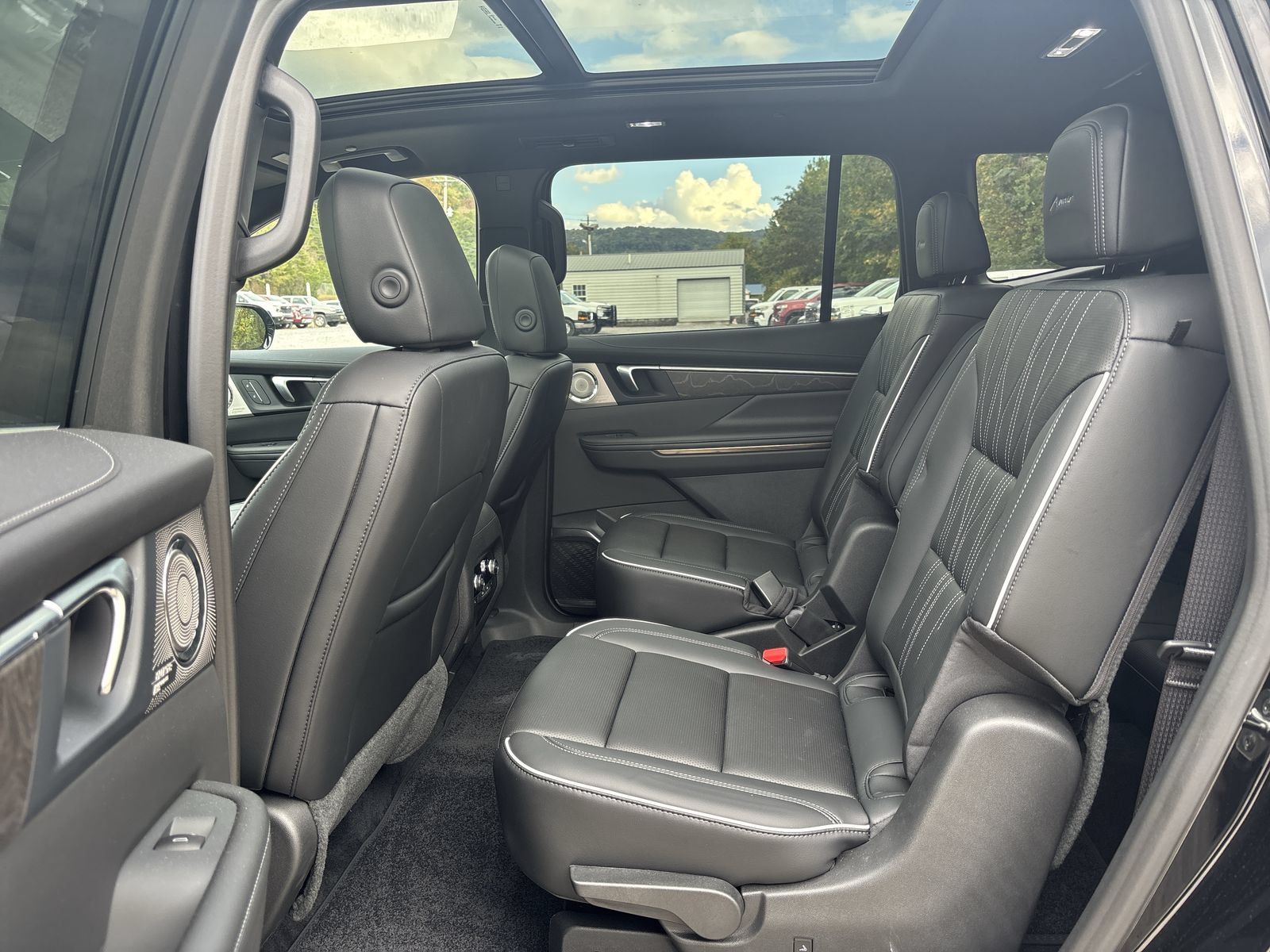 Used 2026 Buick Enclave Avenir w/ Super Cruise Package FWD image 25