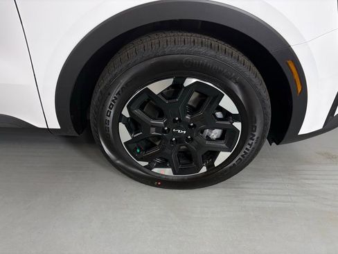 New 2026 Kia Sorento S image 9