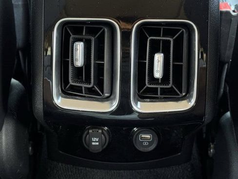 Used 2023 Kia Sorento SX image 33