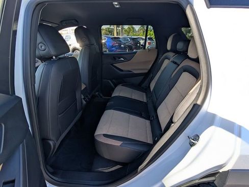 Used 2025 Chevrolet Equinox ACTIV w/ Safety and Technology Package image 9