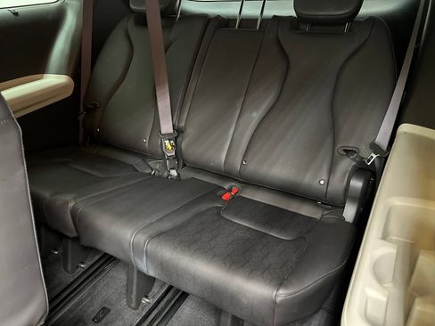 Used 2024 Kia Carnival SX FWD image 21