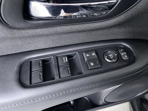 Used 2022 Honda HR-V LX image 11