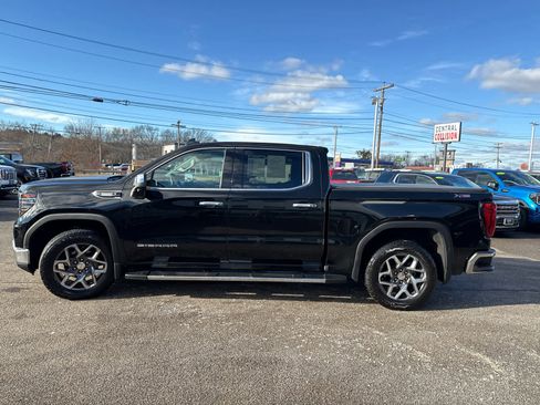 Used 2023 GMC Sierra 1500 SLT w/ SLT Premium Plus Package image 4