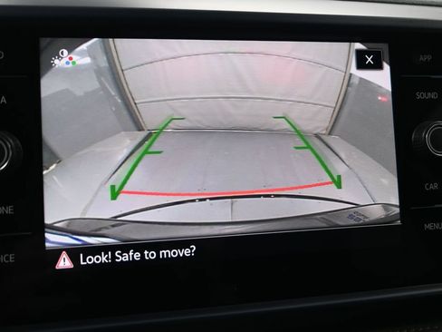 Used 2024 Volkswagen Taos SE FWD image 19