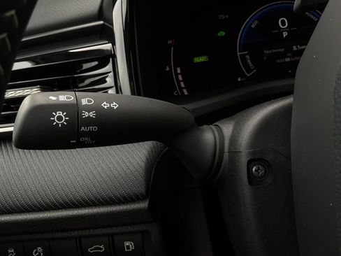 New 2026 Toyota Camry Hybrid FWD image 33