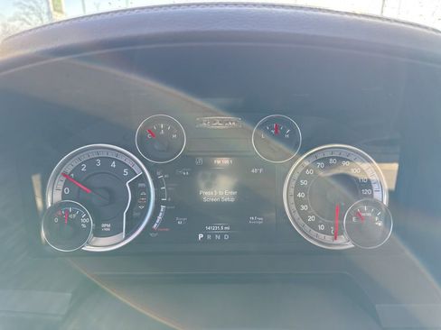 Used 2015 RAM 1500 Laramie w/ Convenience Group image 9