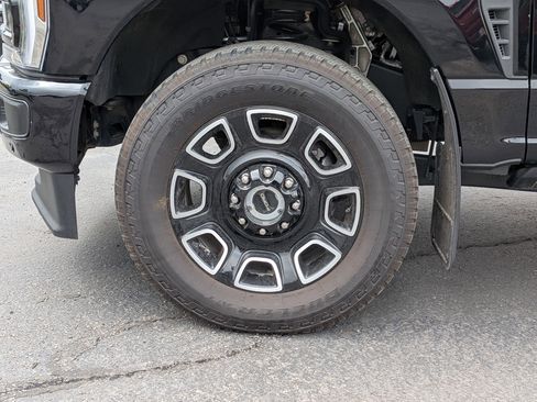 Certified 2025 Ford F350 Platinum AWD/4WD image 15