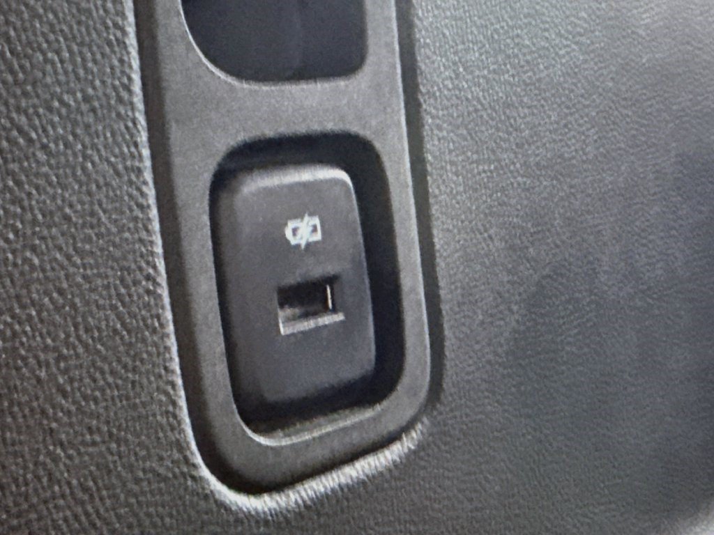 Used 2019 Chevrolet Traverse LT FWD image 41