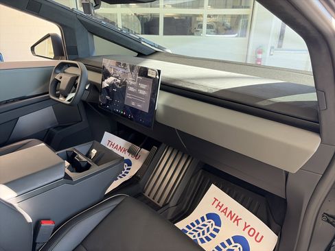 Used 2024 Tesla Cybertruck Cyberbeast image 38