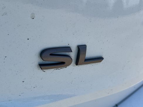 Certified 2025 Nissan Rogue SL FWD image 7