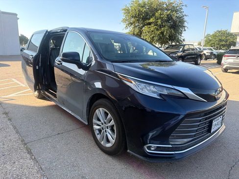 Used 2023 Toyota Sienna Limited AWD/4WD image 1