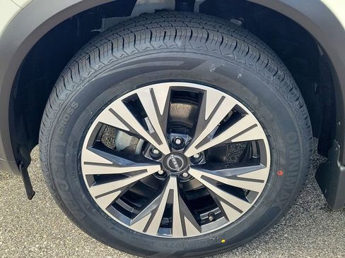 Certified 2023 Nissan Rogue SV image 12