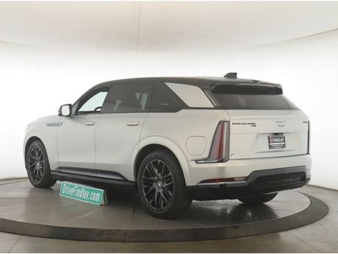 Used 2025 Cadillac Escalade IQ Sport 2 w/ LPO, ONYX Package image 8