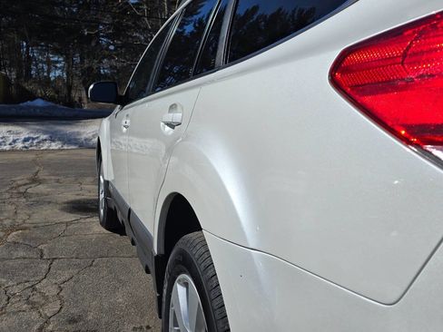 Used 2012 Subaru Outback 2.5i Premium w/ All-Weather Pkg image 11