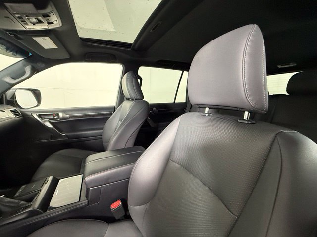 Used 2023 Lexus GX 460 Premium w/ Premium Package AWD/4WD image 35