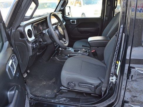 Used 2024 Jeep Wrangler Sport S image 17